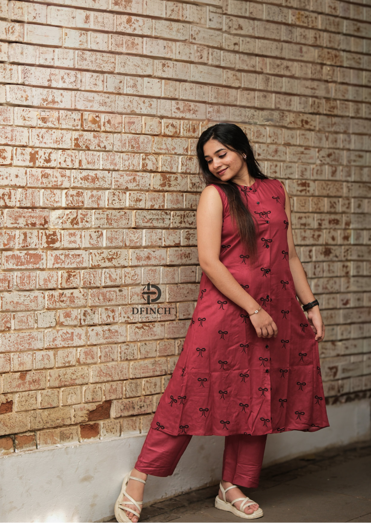 Modern Maroon Sleeveless Kurti Set with Button Neck | Women