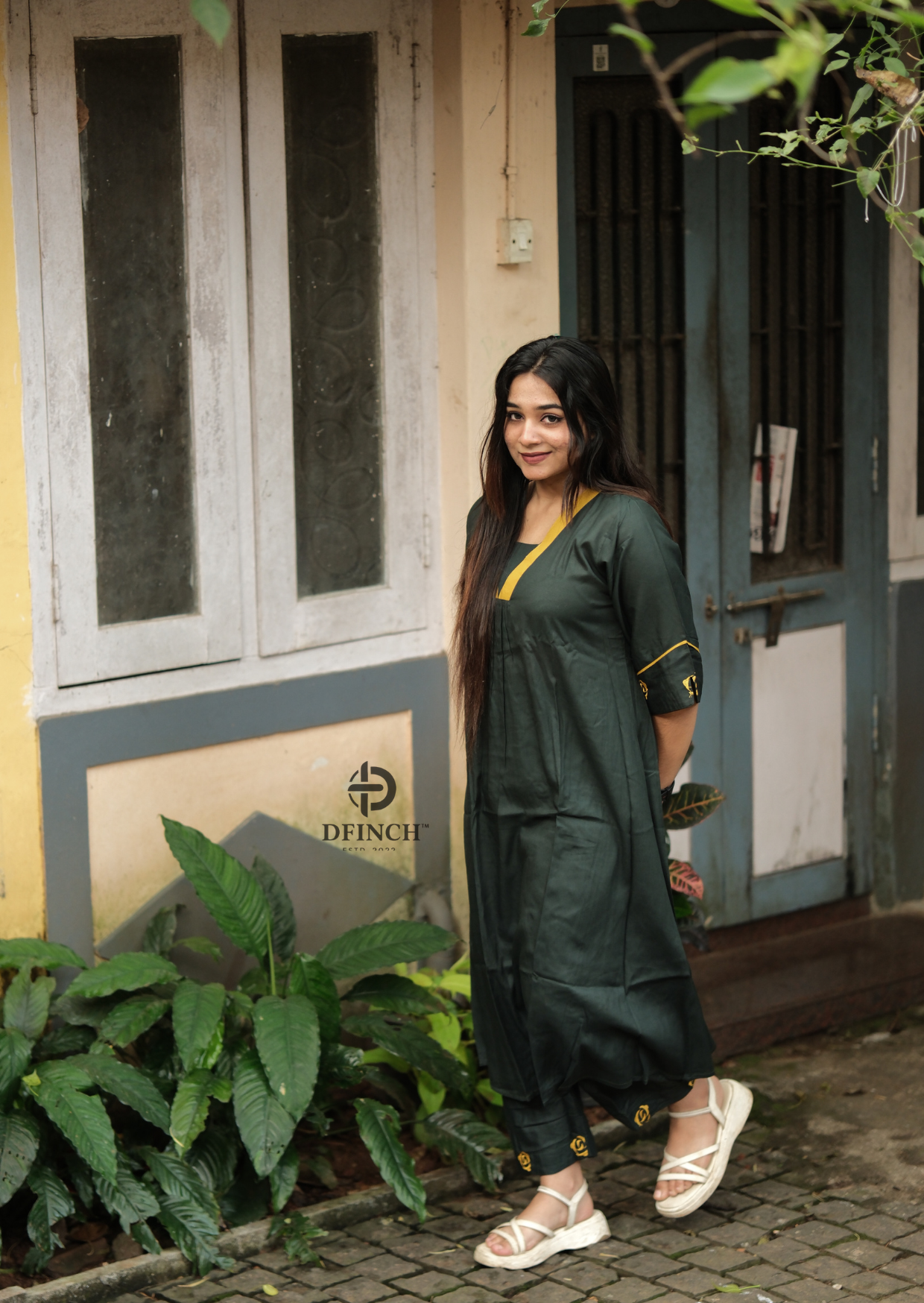 Women’s Dark Green Kurti Set | V-Neck & Designer Sleeves