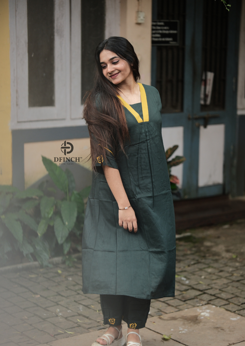 Women’s Dark Green Kurti Set | V-Neck & Designer Sleeves
